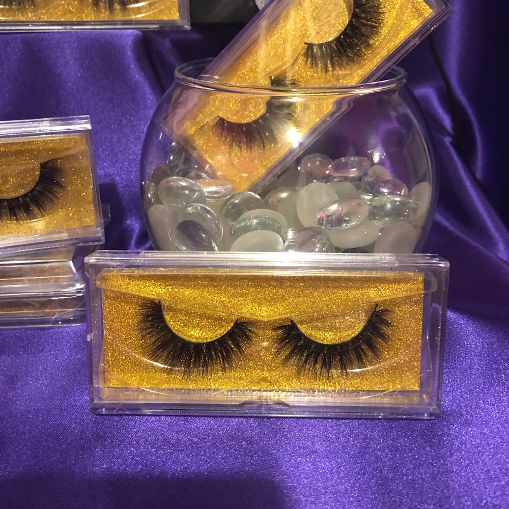 Eyelashes - Picture 2 of 3